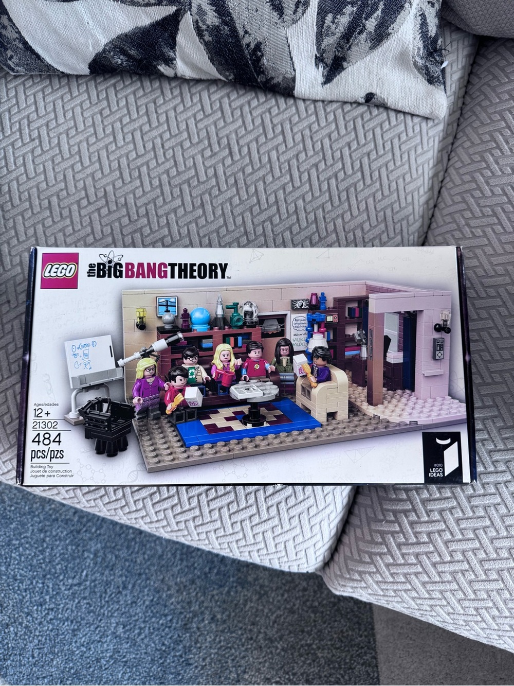 LEGO Big Bang Theory Living Room Set - built once very collectible